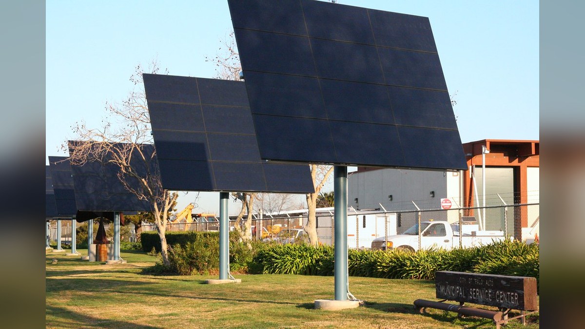 China Hands Cuba Second Batch of 5,000 Solar Systems Amid Blackouts