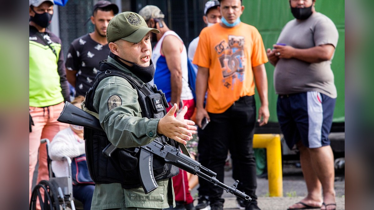 Venezuela Celebrates Unity and Military Promotions on Bolívar's 243rd Birth Anniversary