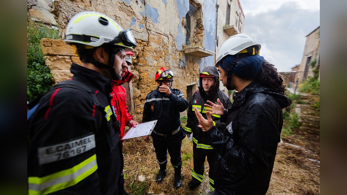 Venezuela Inspects Over 8,000 Structures Post-Earthquake